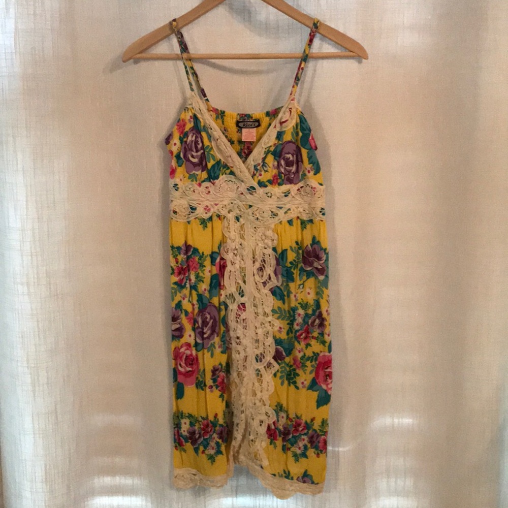 Floral Print Dress w/ Lace Trim